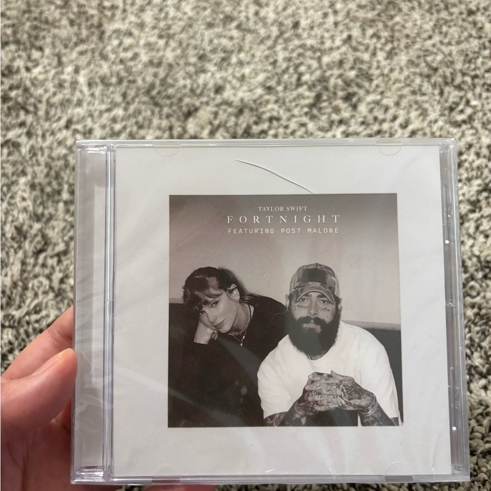 Taylor Swift Fortnight CD